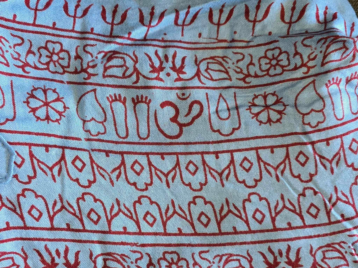 Om Print Top